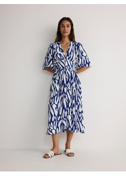 Reserved - Sukienka midi z wiskozy - jasnoniebieski ze sklepu Reserved w kategorii Sukienki - zdjęcie 172357264