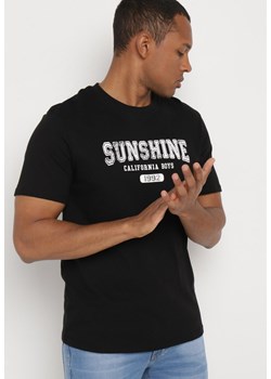 Czarna Bawełniana Koszulka z Krótkim Rękawem i Ozdobnym Nadrukiem Lovetta ze sklepu Born2be Odzież w kategorii T-shirty męskie - zdjęcie 172360260