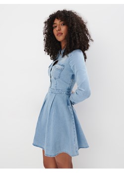 Mohito - Jeansowa sukienka mini - niebieski ze sklepu Mohito w kategorii Sukienki - zdjęcie 172362394