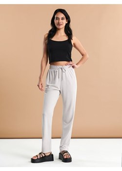Sinsay - Spodnie z wiskozy - kremowy ze sklepu Sinsay w kategorii Spodnie damskie - zdjęcie 172363450