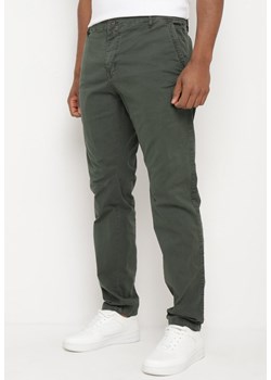 Ciemnozielone Bawełniane Spodnie Regular z Kieszeniami Anrodea ze sklepu Born2be Odzież w kategorii Spodnie męskie - zdjęcie 172364634