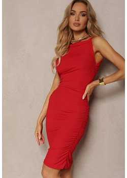 Czerwona Sukienka z Prążkowanego Materiału z Marszczeniami Etola ze sklepu Renee odzież w kategorii Sukienki - zdjęcie 172366331