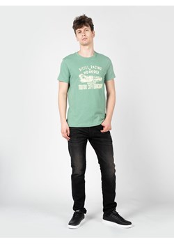 Diesel T-Shirt "T-Diegor" | A03822-0EFAN-5JG | Mężczyzna | Zielony ze sklepu ubierzsie.com w kategorii T-shirty męskie - zdjęcie 172371290