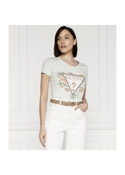 GUESS T-shirt TRIANGLE FLOWERS | Regular Fit ze sklepu Gomez Fashion Store w kategorii Bluzki damskie - zdjęcie 172376621