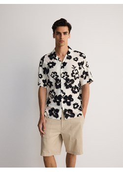Reserved - Wiskozowa koszula comfort fit - czarny ze sklepu Reserved w kategorii Koszule męskie - zdjęcie 172380414