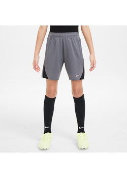 Spodenki piłkarskie dla dużych dzieci Nike Dri-FIT Strike - Szary ze sklepu Nike poland w kategorii Spodenki chłopięce - zdjęcie 172393300