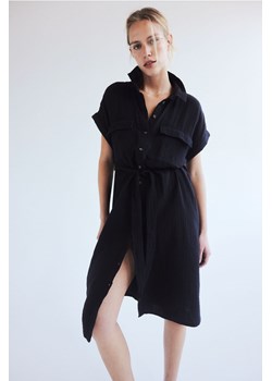 H & M - Szmizjerka z wiązanym paskiem - Czarny ze sklepu H&M w kategorii Sukienki - zdjęcie 172393343