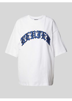 T-shirt o kroju oversized z wyhaftowanym logo ze sklepu Peek&Cloppenburg  w kategorii Bluzki damskie - zdjęcie 172393593