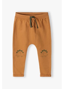Bawełniane spodnie niemowlęce chłopięce - brązowe ze sklepu 5.10.15 w kategorii Odzież dla niemowląt - zdjęcie 172402930