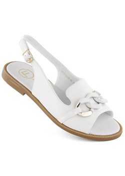 Sandały damskie z łańcuszkiem białe Filippo DS6232 ze sklepu ButyModne.pl w kategorii Sandały damskie - zdjęcie 172407802