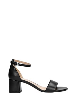 Wojas Skórzane sandały w kolorze czarnym ze sklepu Limango Polska w kategorii Sandały damskie - zdjęcie 172412392