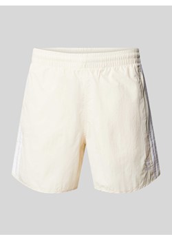 Szorty o kroju regular fit z elastycznym pasem model ‘SPRINTER’ ze sklepu Peek&Cloppenburg  w kategorii Spodnie męskie - zdjęcie 172417042