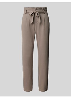 Spodnie materiałowe o kroju tapered fit z wiązanym paskiem model ‘EVA’ ze sklepu Peek&Cloppenburg  w kategorii Spodnie damskie - zdjęcie 172424910