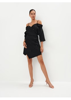 Mohito - Czarna sukienka mini z odkrytymi ramionami - czarny ze sklepu Mohito w kategorii Sukienki - zdjęcie 172431024