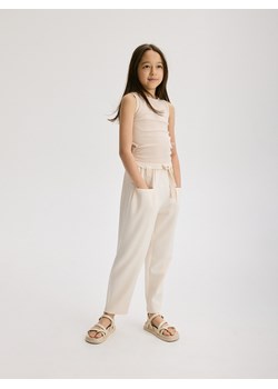Reserved - Spodnie z wiskozą - złamana biel ze sklepu Reserved w kategorii Spodnie dziewczęce - zdjęcie 172432571
