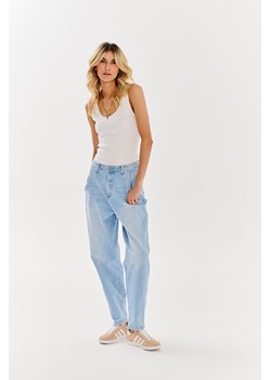 Spodnie jeansowe Illusion XS ze sklepu NAOKO w kategorii Jeansy damskie - zdjęcie 172443570