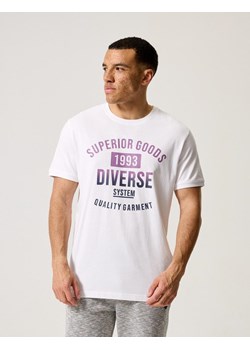 Koszulka SHADES VII Biały M ze sklepu Diverse w kategorii T-shirty męskie - zdjęcie 172448071