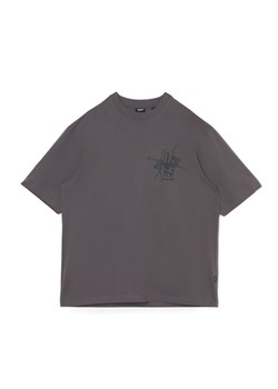 Cropp - Szara koszulka z nadrukiem - szary ze sklepu Cropp w kategorii T-shirty męskie - zdjęcie 172529483
