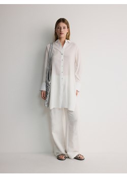 Reserved - Długa koszula z wiskozy - złamana biel ze sklepu Reserved w kategorii Koszule damskie - zdjęcie 172532061