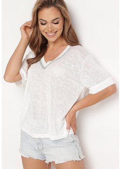 Biały T-shirt Koszulka z Krótkim Rękawem z Brokatowym Akcentem przy Dekolcie Glarena ze sklepu Born2be Odzież w kategorii Bluzki damskie - zdjęcie 172532190