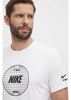 Nike t-shirt treningowy Lead Line kolor biały z nadrukiem ze sklepu ANSWEAR.com w kategorii T-shirty męskie - zdjęcie 172534580