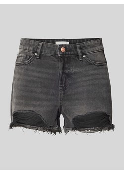 Szorty jeansowe z przetarciami model ‘PACY’ ze sklepu Peek&Cloppenburg  w kategorii Szorty - zdjęcie 172540564