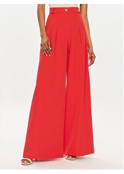 Maryley Spodnie materiałowe 24EB579/43FI Czerwony Regular Fit ze sklepu MODIVO w kategorii Spodnie damskie - zdjęcie 172550133