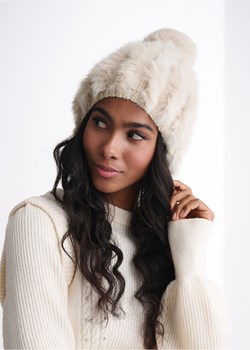 Kremowa futrzana czapka damska ze sklepu OCHNIK w kategorii Czapki zimowe damskie - zdjęcie 172552473