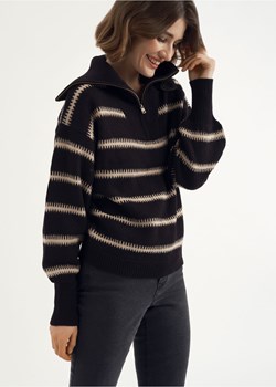 Czarny sweter w paski z suwakiem damski ze sklepu OCHNIK w kategorii Swetry damskie - zdjęcie 172552864