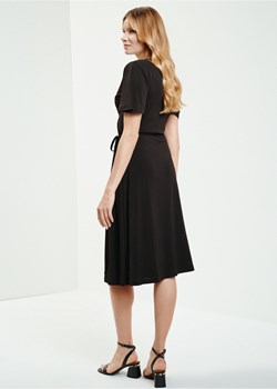 Czarna sukienka wiązana w pasie ze sklepu OCHNIK w kategorii Sukienki - zdjęcie 172553601
