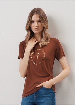 Brązowy T-shirt damski z aplikacją ze sklepu OCHNIK w kategorii Bluzki damskie - zdjęcie 172554050