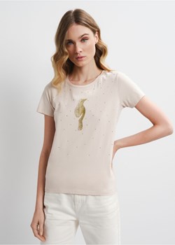 Beżowy T-shirt damski ze złotym logo ze sklepu OCHNIK w kategorii Bluzki damskie - zdjęcie 172554761