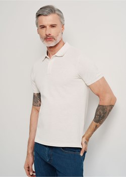 Kremowa koszulka polo męska ze sklepu OCHNIK w kategorii T-shirty męskie - zdjęcie 172555220