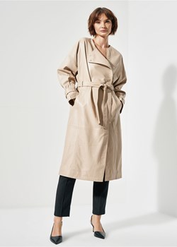 Beżowy skórzany płaszcz damski ze sklepu OCHNIK w kategorii Płaszcze damskie - zdjęcie 172555472