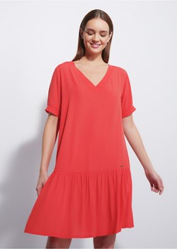 Czerwona sukienka z falbanką ze sklepu OCHNIK w kategorii Sukienki - zdjęcie 172557391