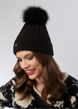 Czarna czapka damska z pomponem ze sklepu OCHNIK w kategorii Czapki zimowe damskie - zdjęcie 172557881