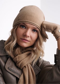 Beżowa klasyczna czapka damska ze sklepu OCHNIK w kategorii Czapki zimowe damskie - zdjęcie 172558030
