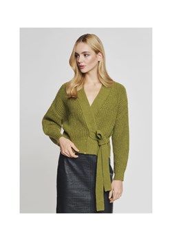 Sweter wiązany damski khaki ze sklepu OCHNIK w kategorii Swetry damskie - zdjęcie 172558071