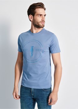 Niebieski T-shirt męski z logo marki OCHNIK ze sklepu OCHNIK w kategorii T-shirty męskie - zdjęcie 172558452