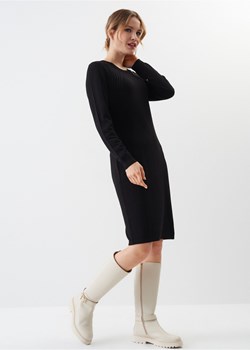 Dopasowana czarna sukienka midi ze sklepu OCHNIK w kategorii Sukienki - zdjęcie 172559272
