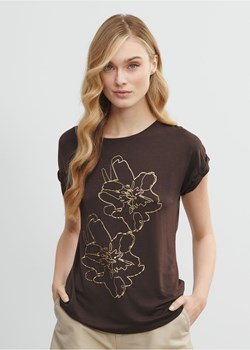 Brązowy T-shirt damski z kwiatowym printem ze sklepu OCHNIK w kategorii Bluzki damskie - zdjęcie 172559640