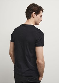Czarny T-shirt męski ze srebrnym printem ze sklepu OCHNIK w kategorii T-shirty męskie - zdjęcie 172560900