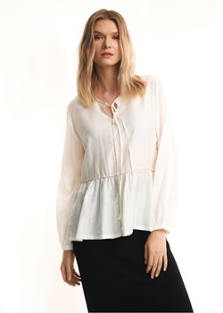 Biała bluzka damska wiązana pod szyją ze sklepu OCHNIK w kategorii Bluzki damskie - zdjęcie 172561500