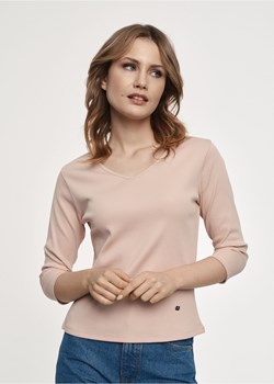 Jasnoróżowa bluzka V dekolt damska ze sklepu OCHNIK w kategorii Bluzki damskie - zdjęcie 172564084