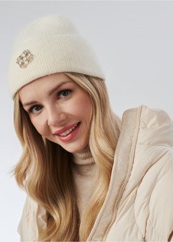 Jasnobeżowa czapka zimowa damska ze sklepu OCHNIK w kategorii Czapki zimowe damskie - zdjęcie 172565623