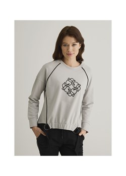 Szara bluza damska z monogramem ze sklepu OCHNIK w kategorii Bluzy damskie - zdjęcie 172565730
