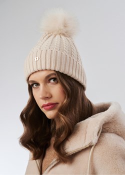 Beżowa czapka damska z pomponem ze sklepu OCHNIK w kategorii Czapki zimowe damskie - zdjęcie 172566291