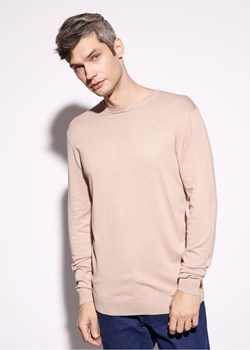 Beżowy sweter męski basic ze sklepu OCHNIK w kategorii Swetry męskie - zdjęcie 172567961
