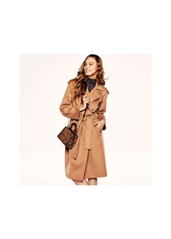 Klasyczny płaszcz damski w kolorze camel ze sklepu OCHNIK w kategorii Płaszcze damskie - zdjęcie 172569354