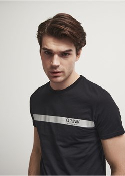 Czarny T-shirt męski ze srebrnym printem ze sklepu OCHNIK w kategorii T-shirty męskie - zdjęcie 172569994